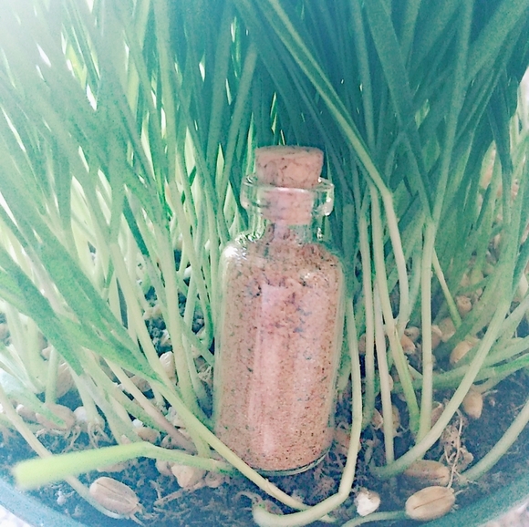 ...Hindu Hotfoot Powder D262021-♾️...5ml...0.16 fl. oz. Container... - Picture 2 of 2